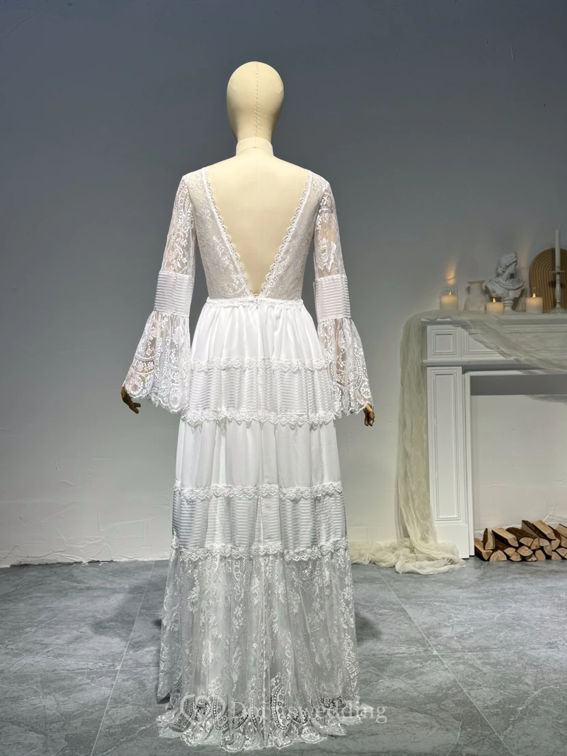 Boho-Chic-Strandhochzeitskleid mit Spitze, langen Ärmeln und tiefem V-Ausschnitt, langen Ärmeln und tiefem Rückenausschnitt view 2