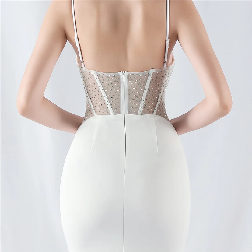 Gilet gainant en maille à motif diamant, robe de soirée sirène à bretelles fines et décolleté en V view 31
