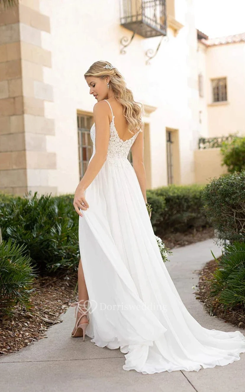 Robe de mariée fourreau décontractée en mousseline spaghetti fendue sur le devant et dos nu en V view 2