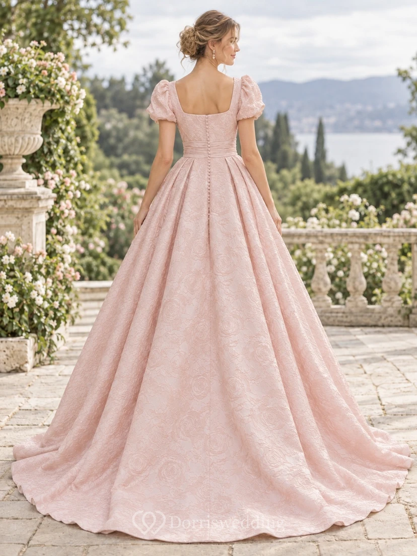 Robe de mariée de bal rose poudré à col carré, manches bouffantes et jacquard intégral view 2