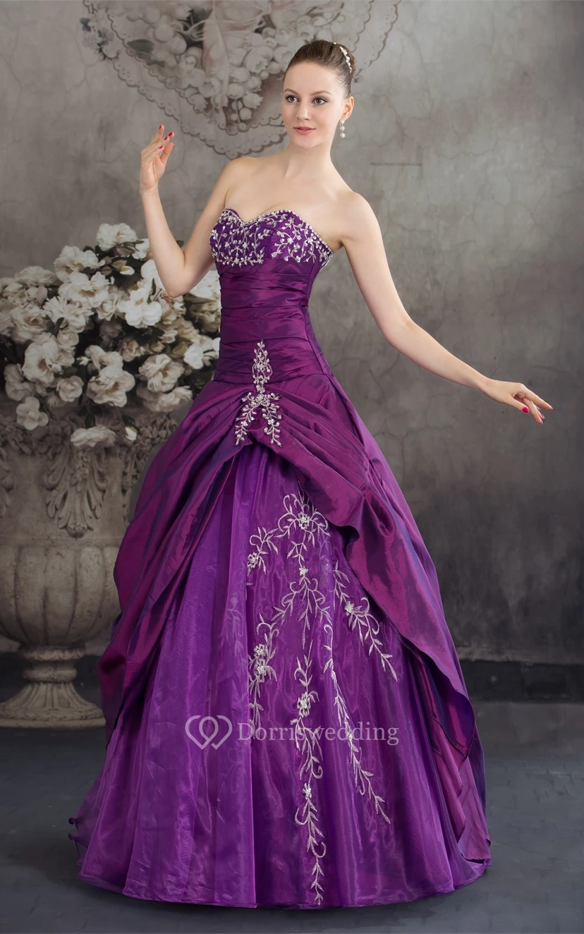 Sweetheart Pick-Up Appliqued Satin Embroideries and Gown With Stress view 3