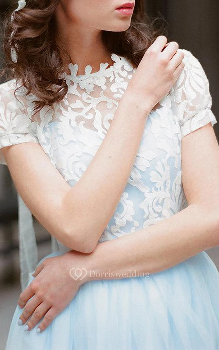 Robe courte en tulle, dentelle et satin avec boutons view 3