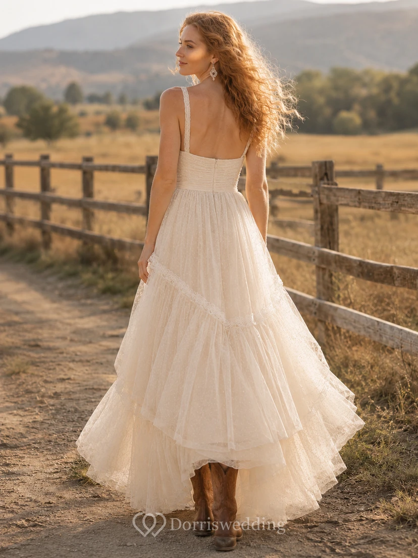 Robe de mariée de maternité fourreau en satin à épaules dénudées et traîne courte drapée view 2