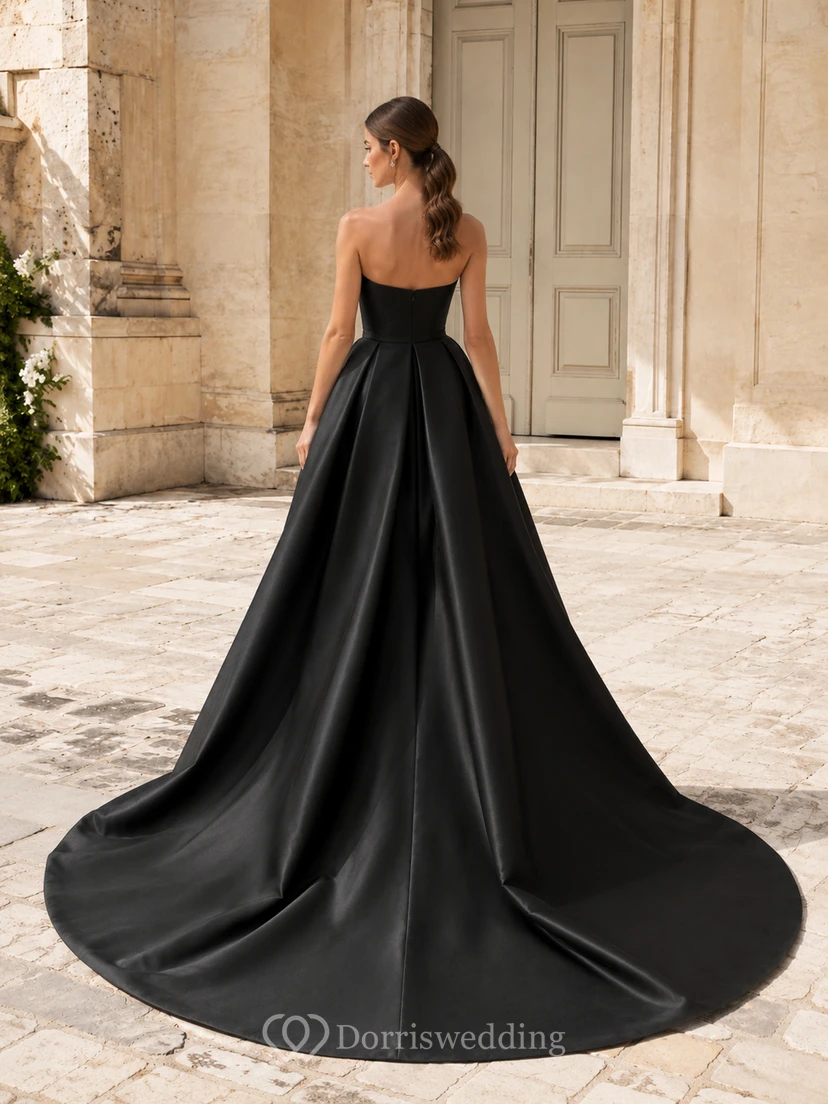 Robe de mariée spectaculaire bustier en satin avec traîne chapelle view 2