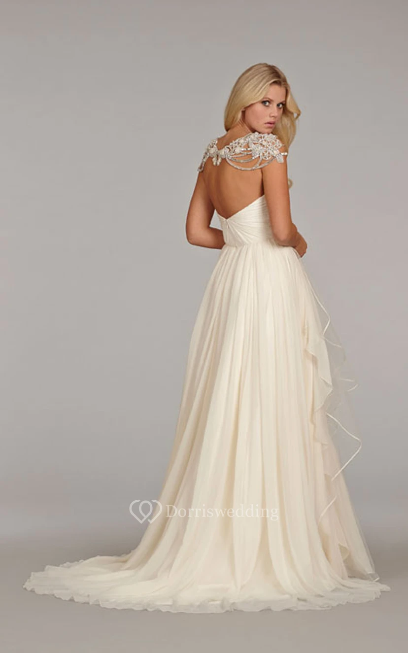 Bezauberndes langes Abendkleid mit herzförmigem Ausschnitt, gerafftem Oberteil und fließenden Rüschen. view 4