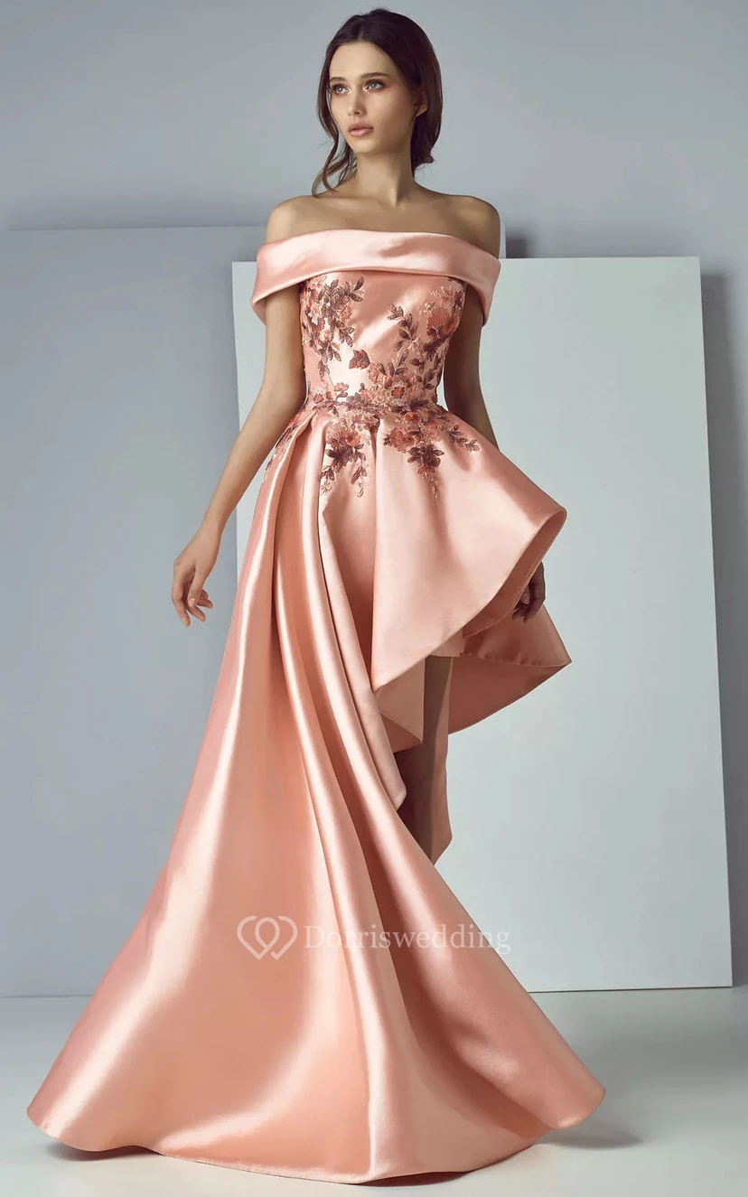 Schulterfreies, asymmetrisches, formelles Peplumkleid aus korallenfarbenem Satin mit Stickerei