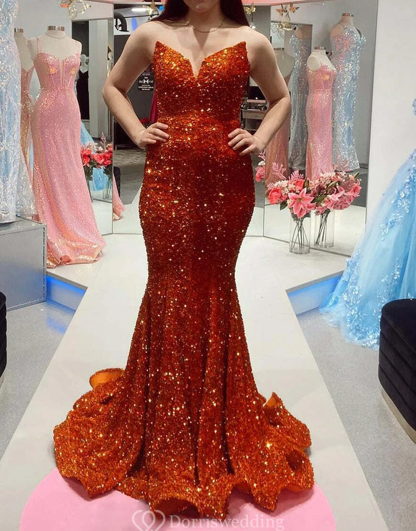 Vestido de sirena brillante con lentejuelas, abalorios y cola larga. view 10