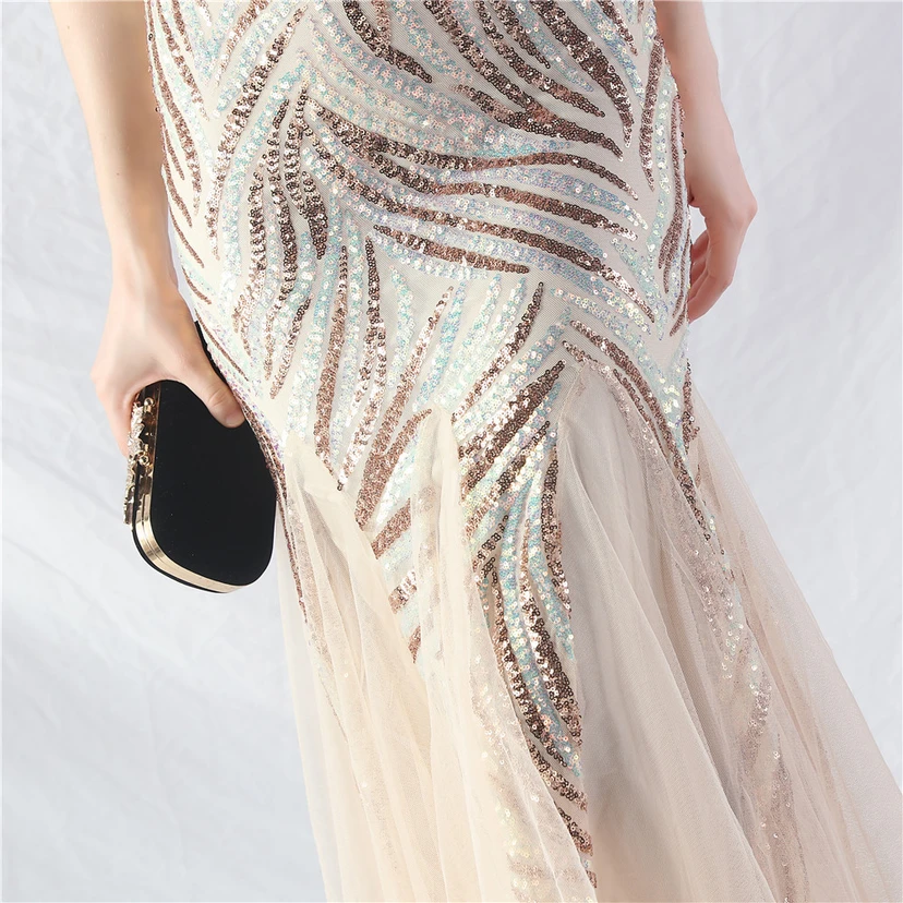 Paillettenbesetztes Abendkleid aus Netzstoff und Trägern view 72