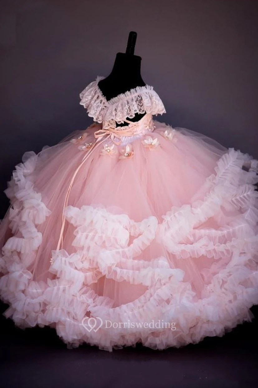 Robe de demoiselle d'honneur bustier cœur à volants ornée d'appliqués et de perles view 2