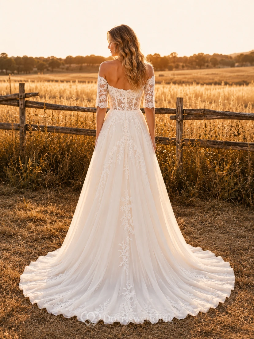 Robe de mariée champêtre en tulle, coupe trapèze, épaules dénudées, manches bouffantes, traîne chapelle, dos corset lacé view 2
