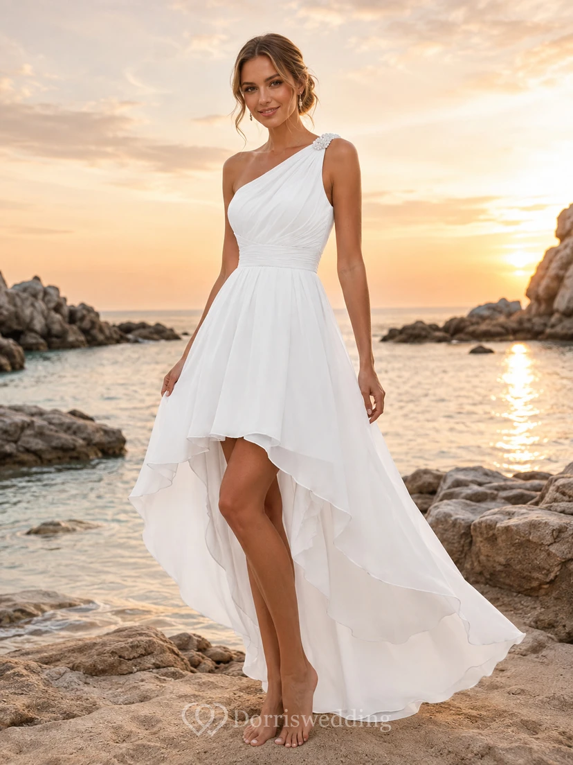 Robe de mariée de plage moderne asymétrique en mousseline plissée à une épaule, coupe asymétrique, idéale pour les grandes occasions