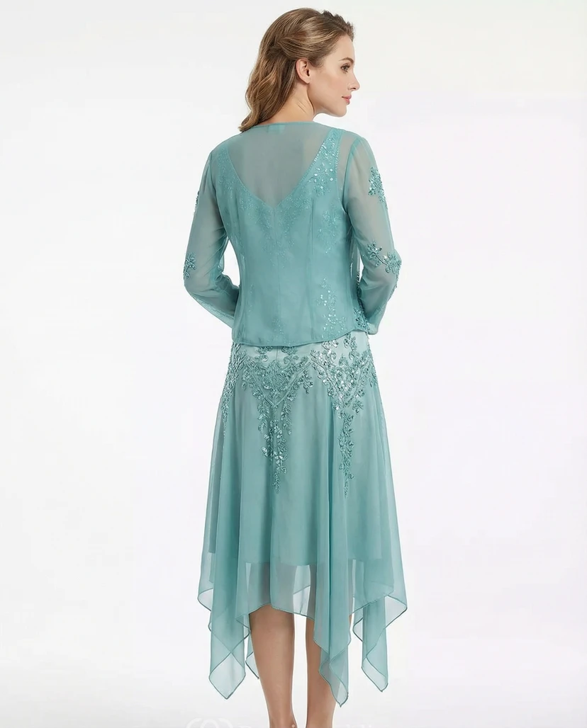 Vestido de dos piezas de satén y tul con chaqueta. view 2