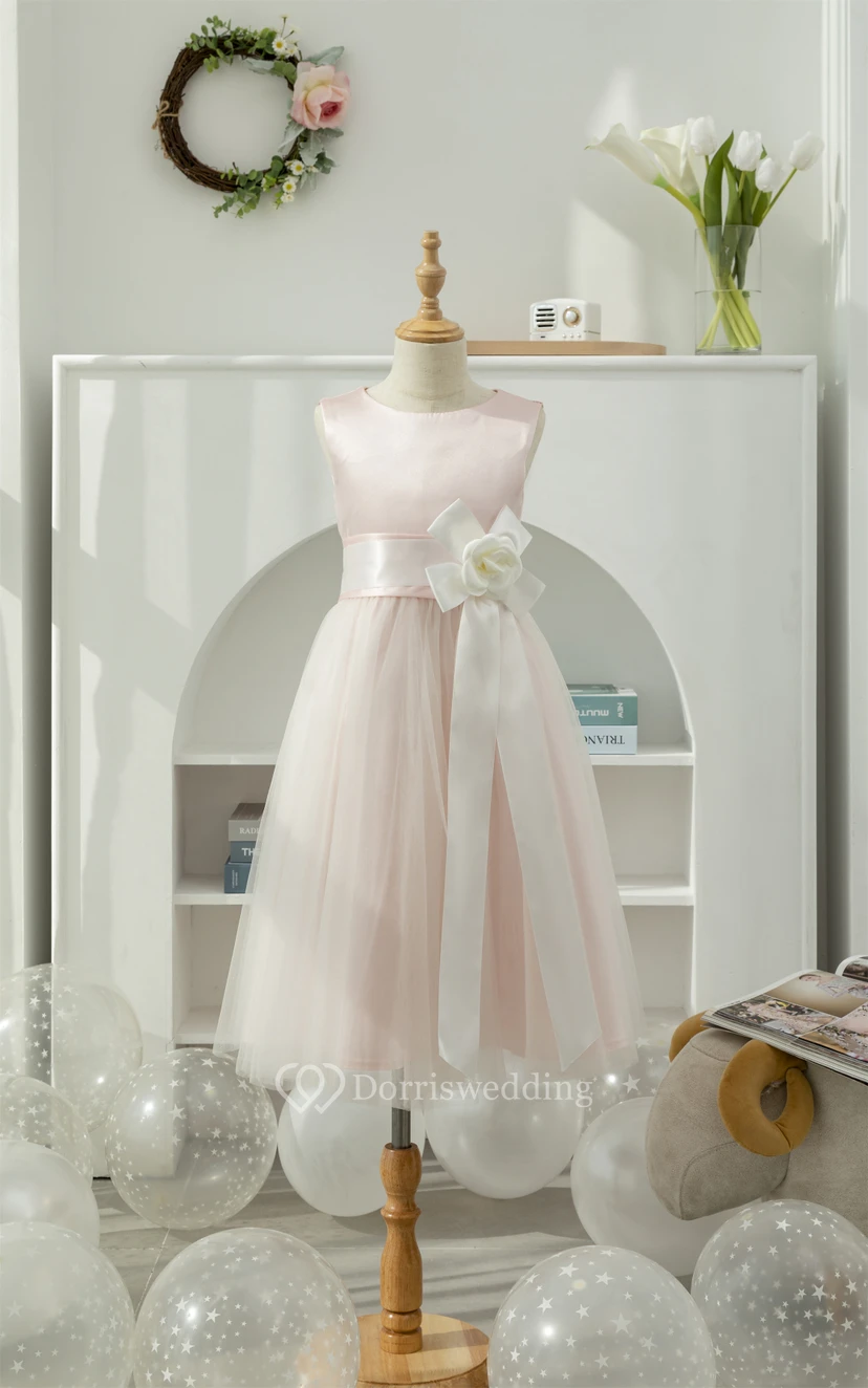 Petal Scoop Sleeveless A-line Tulle Flowergirl Dress video preview