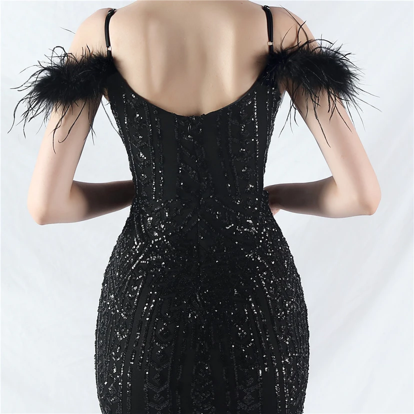 Robe de soirée haut de gamme ornée de perles florales et de plumes d'autruche. view 26