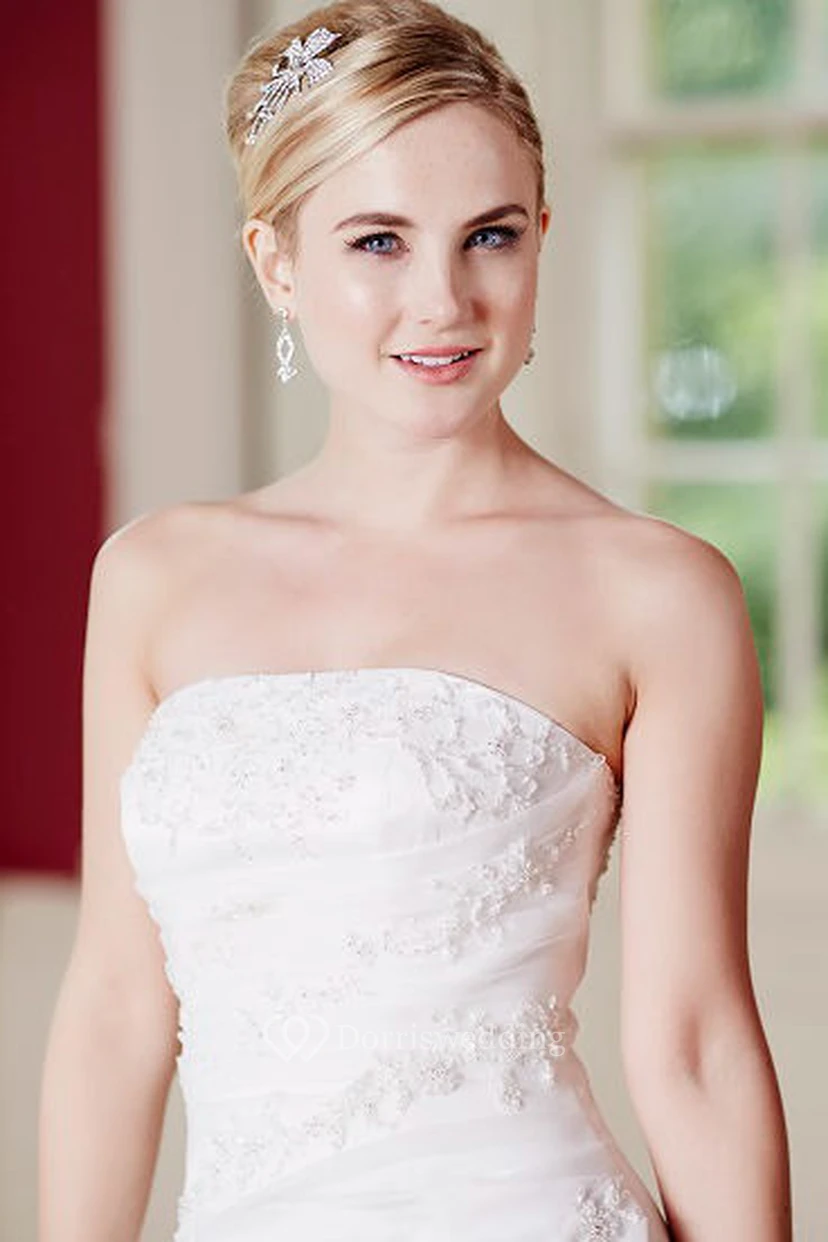 A-Linien-Brautkleid aus Satin, bodenlang, appliziert, trägerlos, ärmellos, mit Schnürung am Rücken und seitlicher Drapierung view 4
