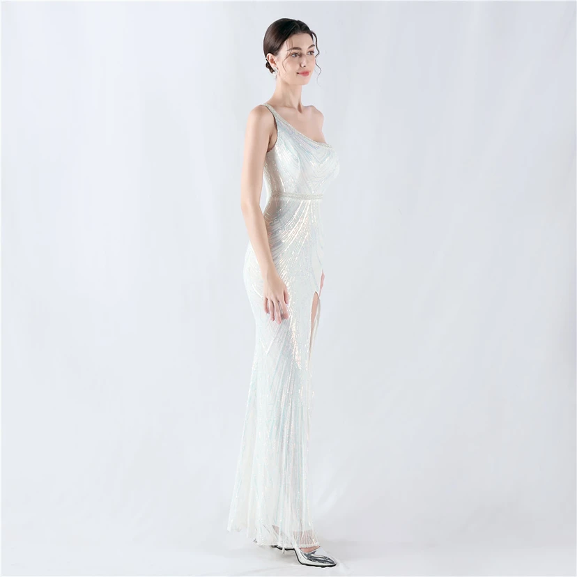 Vestido de noche asimétrico con escote alto y escote alto, adornado con cuentas florales y flores. view 75