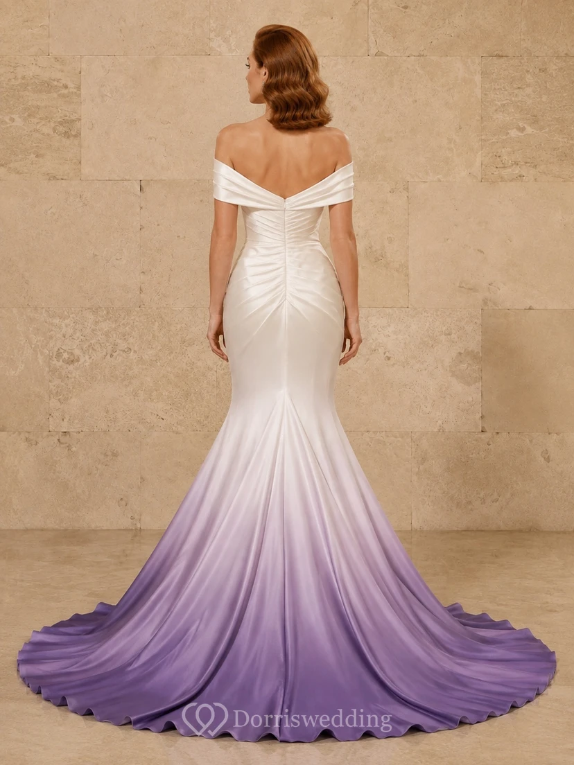 Lila Ombré-Meerjungfrauen-Brautkleid aus Satin mit schulterfreiem Schnitt, kurzen Ärmeln und Kathedralenschleppe view 2