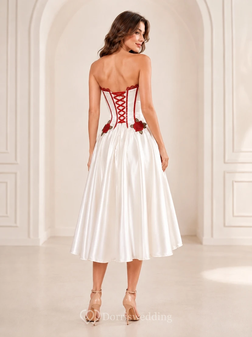 Weißes, rotes Satin-Korsettkleid mit herzförmigen Trägern, plissiertem Schnitt und A-Linien-Schnitt in Teelänge view 2