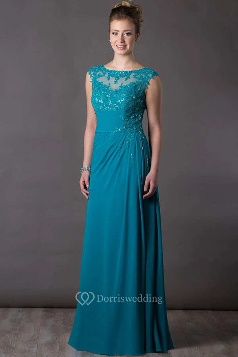 Langes Chiffonkleid in A-Linie mit Applikationen und Paillettenbesatz, perfekt für die Mutter der Braut und mit kurzen Ärmeln.