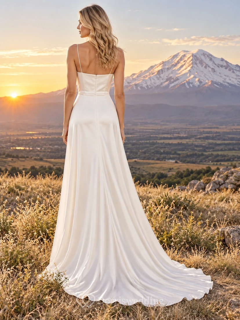Schlichtes, ärmelloses Brautkleid aus Satin mit Wasserfallausschnitt und Schleppe view 2