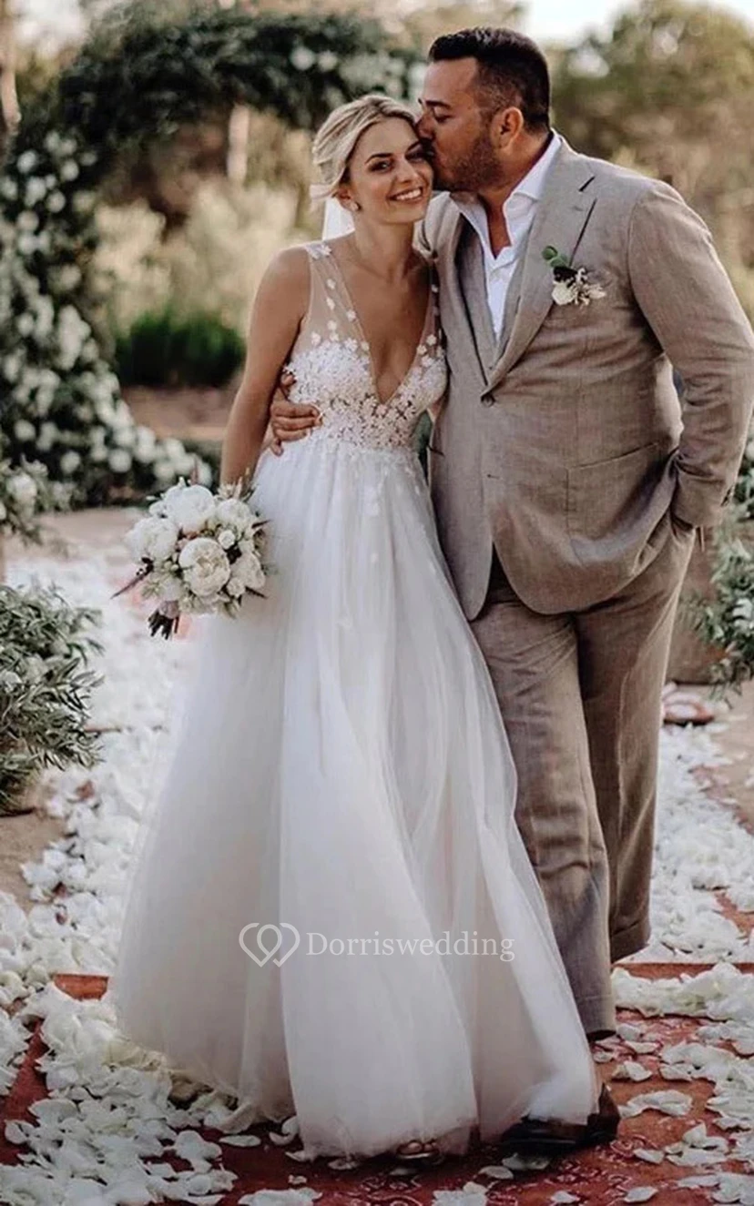 V-neck Sleeveless Tulle A-line Pleated Country Beach Wedding Dress with Lace Top