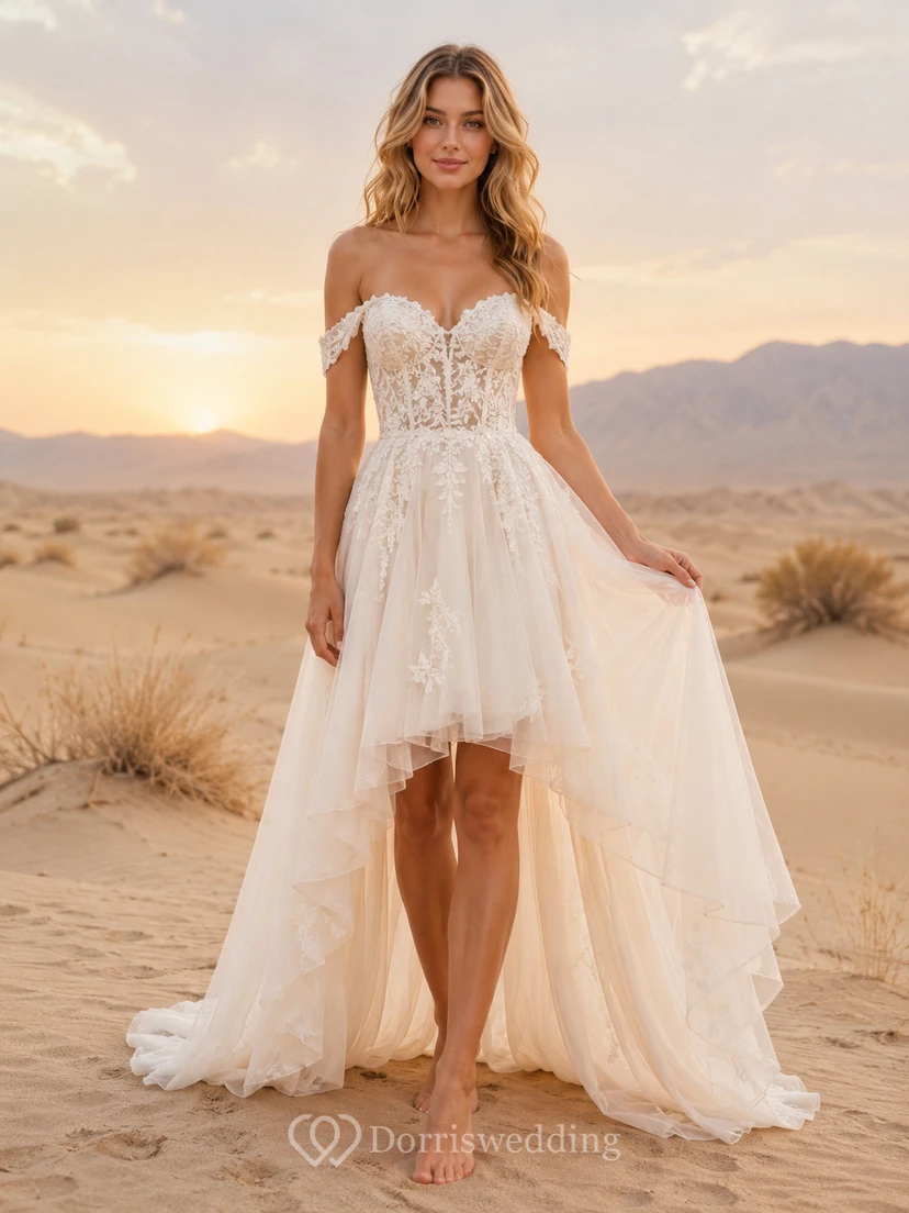 Schulterfreies Boho-Hochzeitskleid mit asymmetrischem Saum und tiefem Schnitt für die Wüste