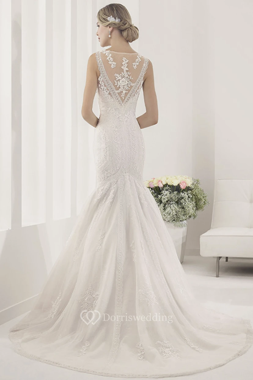 Meerjungfrauenkleid aus Spitze mit V-Ausschnitt und Paillettendetails view 2