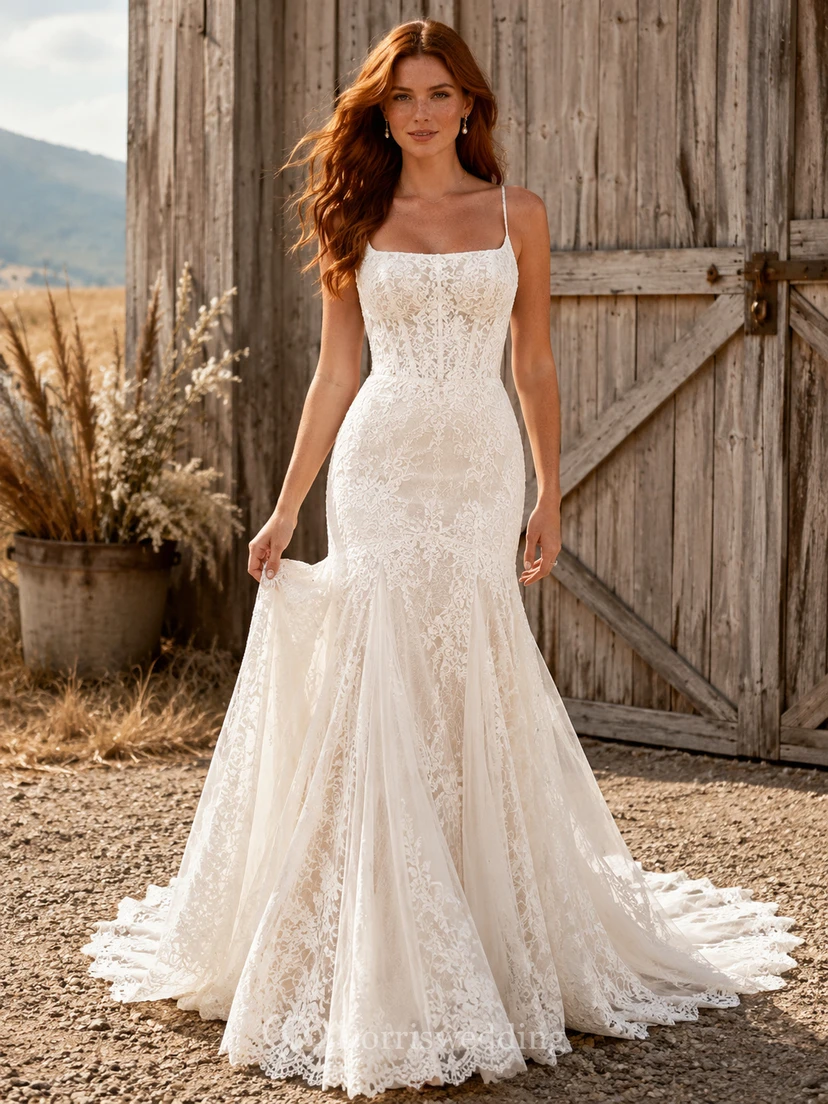 Vestido de novia de encaje campestre, estilo sirena, con escote cuadrado, sin mangas y cola de capilla.