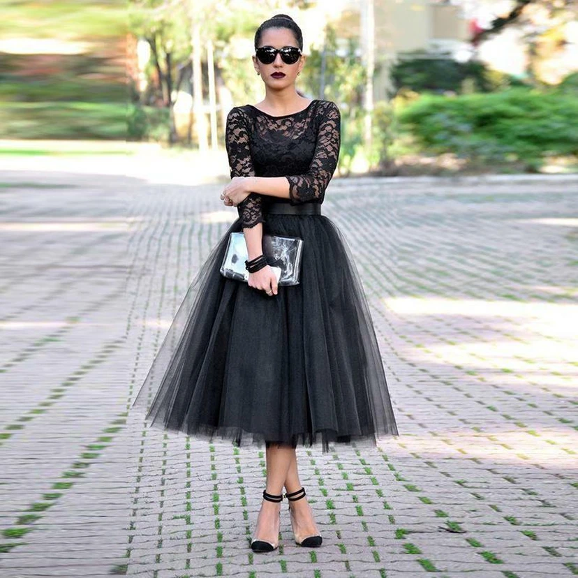 Vestido de fiesta sexy de encaje negro con mangas 3-4 y tul hasta la rodilla. view 3