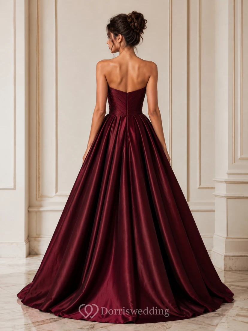 Robe de bal en satin, sans bretelles, sans manches et plissée, longueur au sol view 2