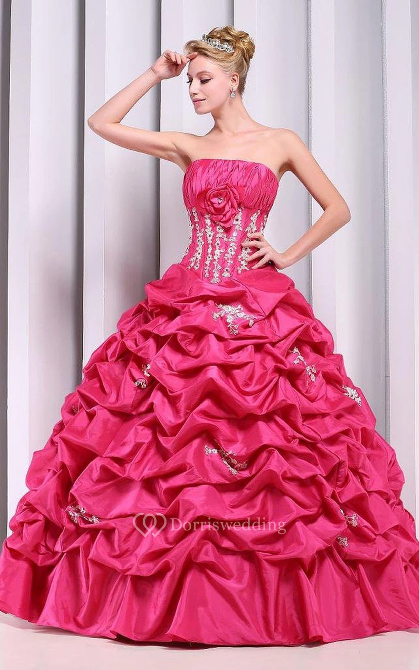 Trägerloses Ballkleid mit Rüschen und Blumenapplikationen view 3