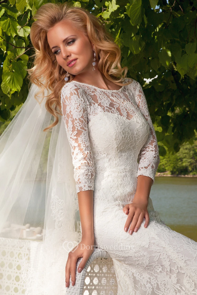 Vestido de novia modesto de corte recto con mangas 3-4, apliques, escote redondo y encaje. view 4