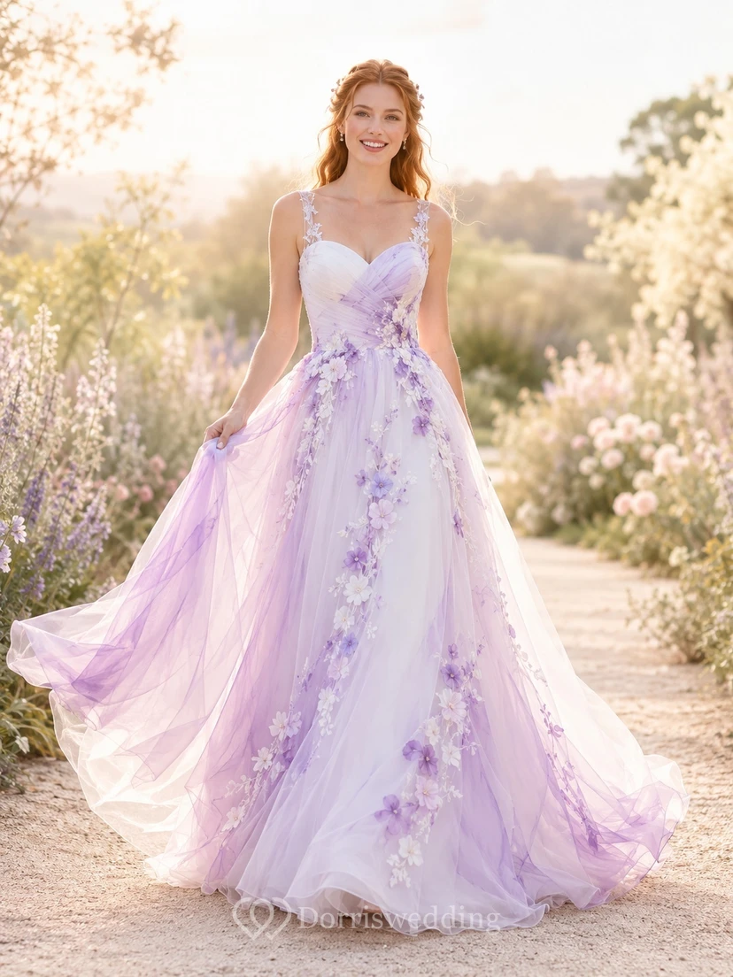 Lavendelfarbenes Ombré-Brautkleid aus Tüll in A-Linie mit Herzausschnitt, Spaghettiträgern und Kapellenschleppe
