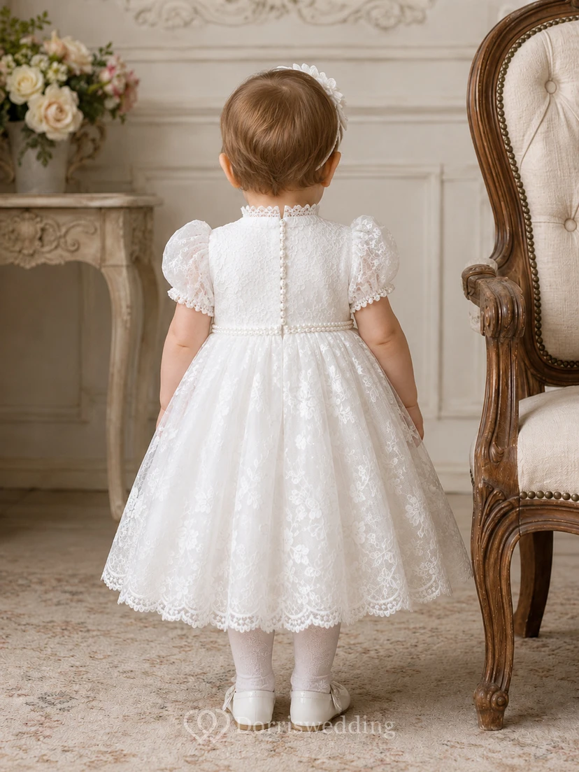 Robe de demoiselle d'honneur en dentelle ivoire et tulle, coupe trapèze, manches courtes, col rond, longueur midi view 2