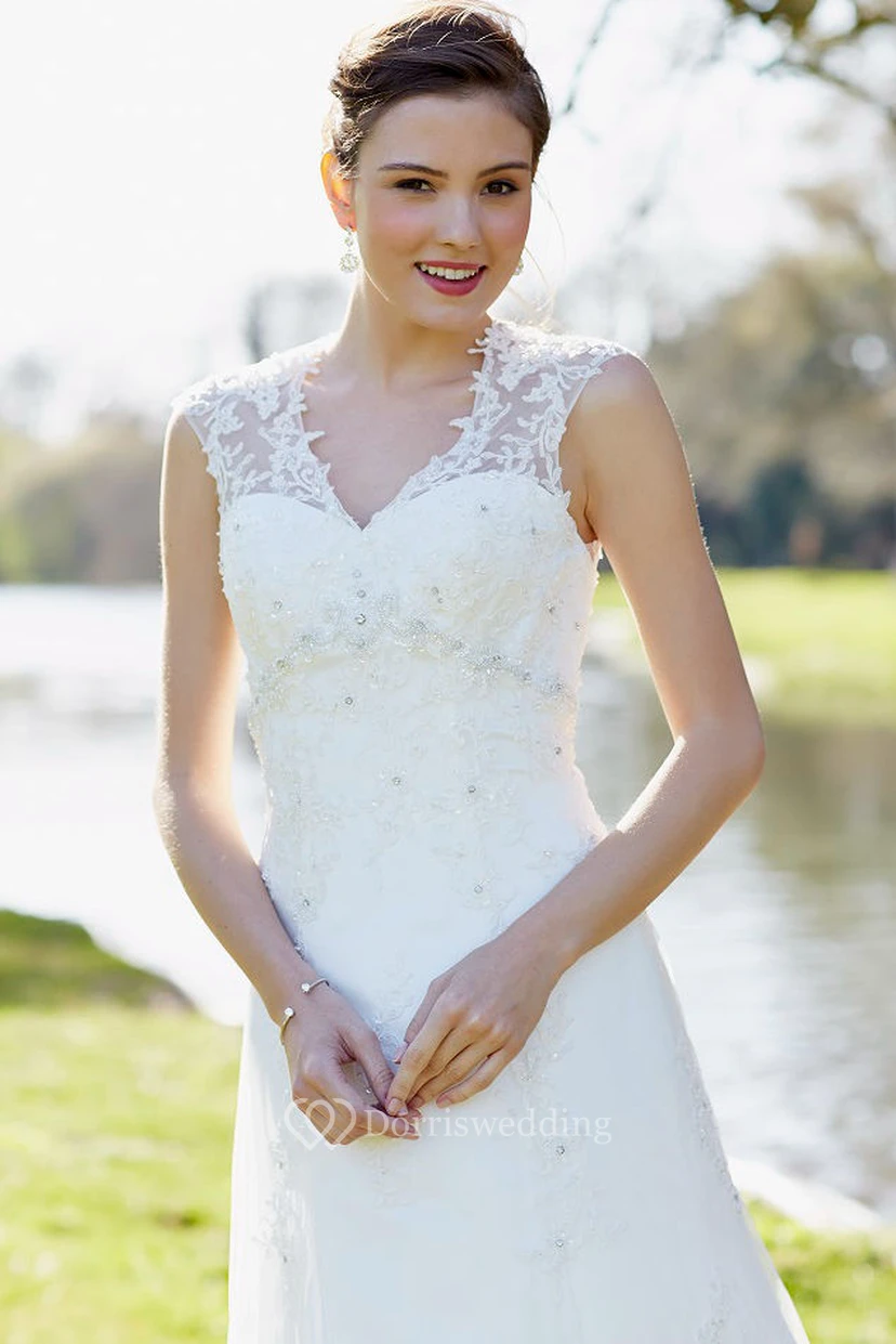 Floor-Length Appliqued V-Neck Sleeveless Lace Wedding Dress With Beading view 3