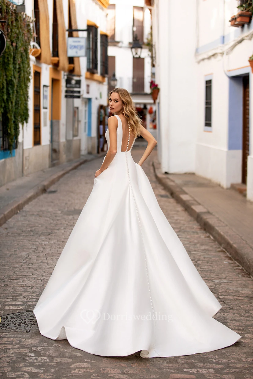 Robe de mariée de bal en satin transparent, coupe trapèze, dos illusion view 2