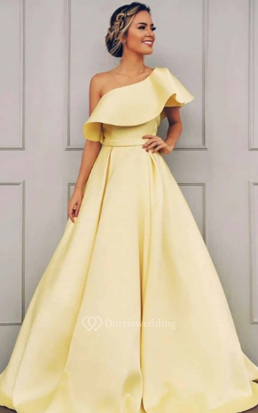 Robe de soirée moderne sans manches, longue en satin, coupe trapèze, traîne balayée et volants