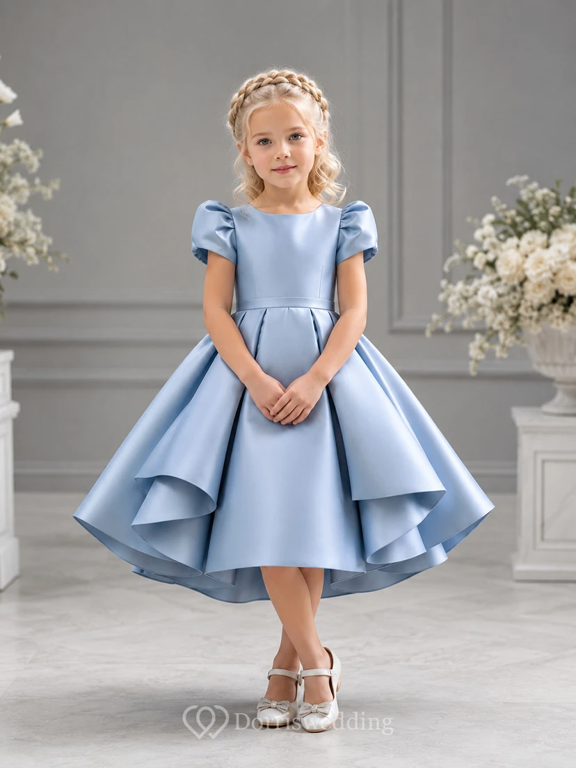 Blumenmädchenkleid, himmelblau, Satin, A-Linie, kurze Ärmel, Rundhalsausschnitt, Teelänge, Schleifendetail