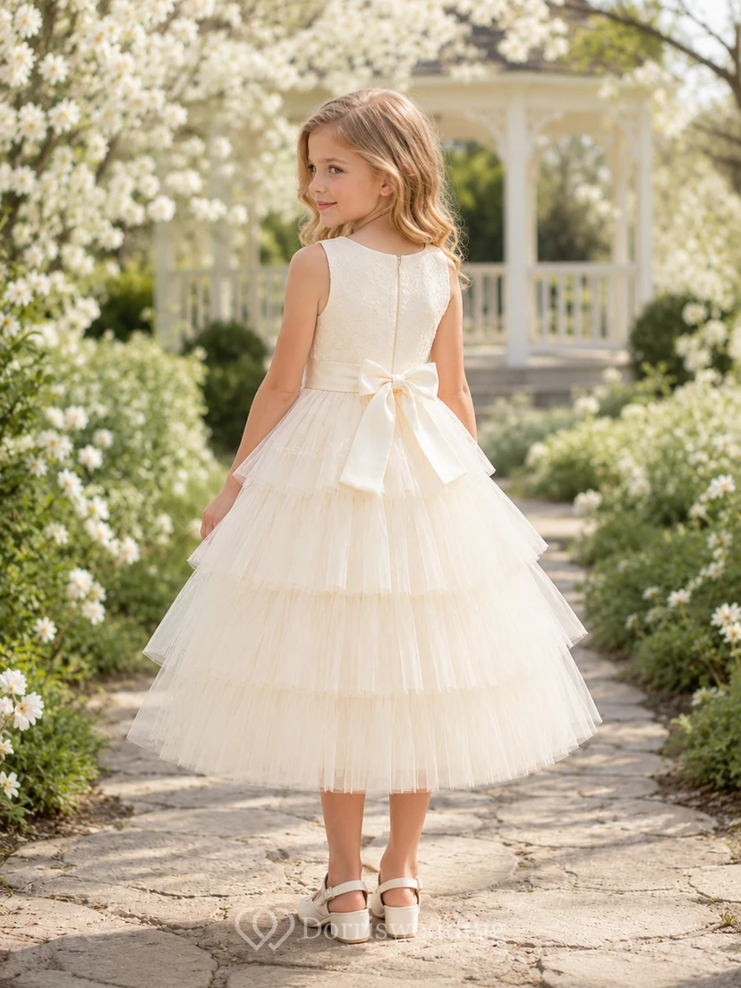 Vestido de novia de niña de las flores, sin mangas, de corte A, largo hasta la rodilla, con volantes de tul y encaje, con lazo, ideal para bodas en el jardín. view 2