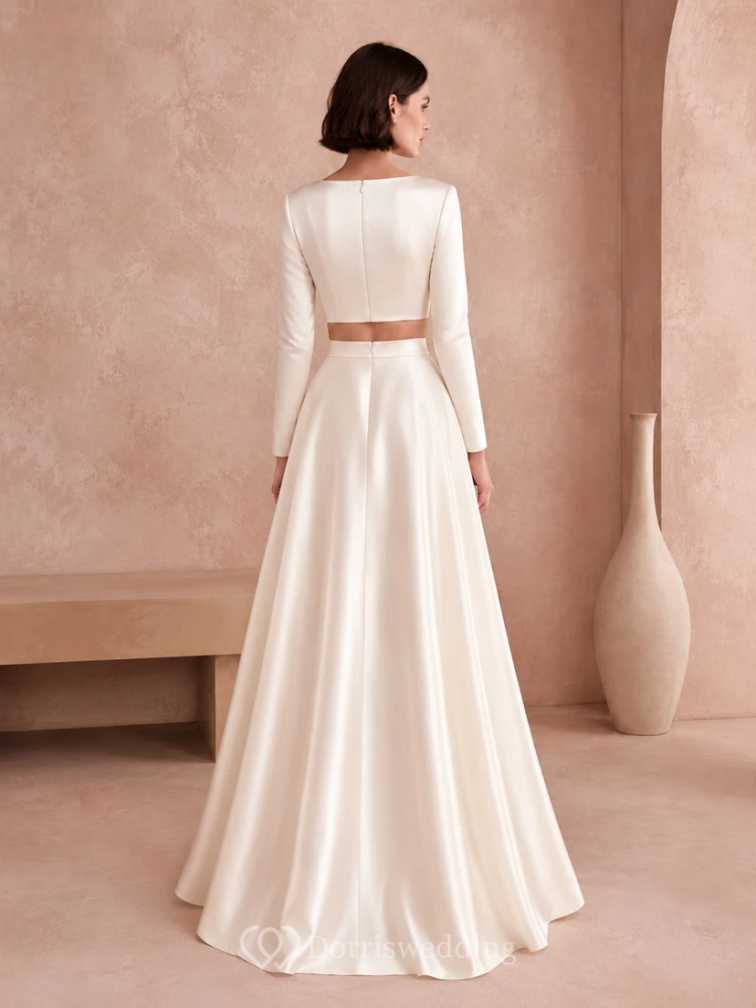 Robe de mariée deux pièces en satin à manches longues et coupe trapèze, style bateau view 2