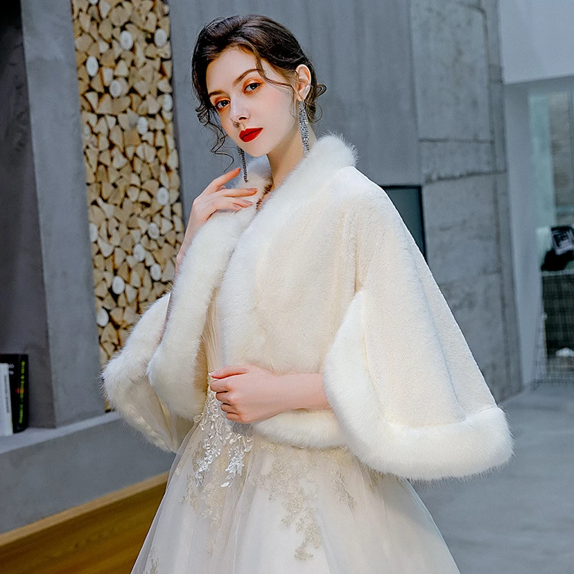 Bridal Fur Cape Spring Wedding Dress Cape Coat Bridesmaid Wedding Cheongsam Warm Cape Outer Wear Imitation Fur view 3