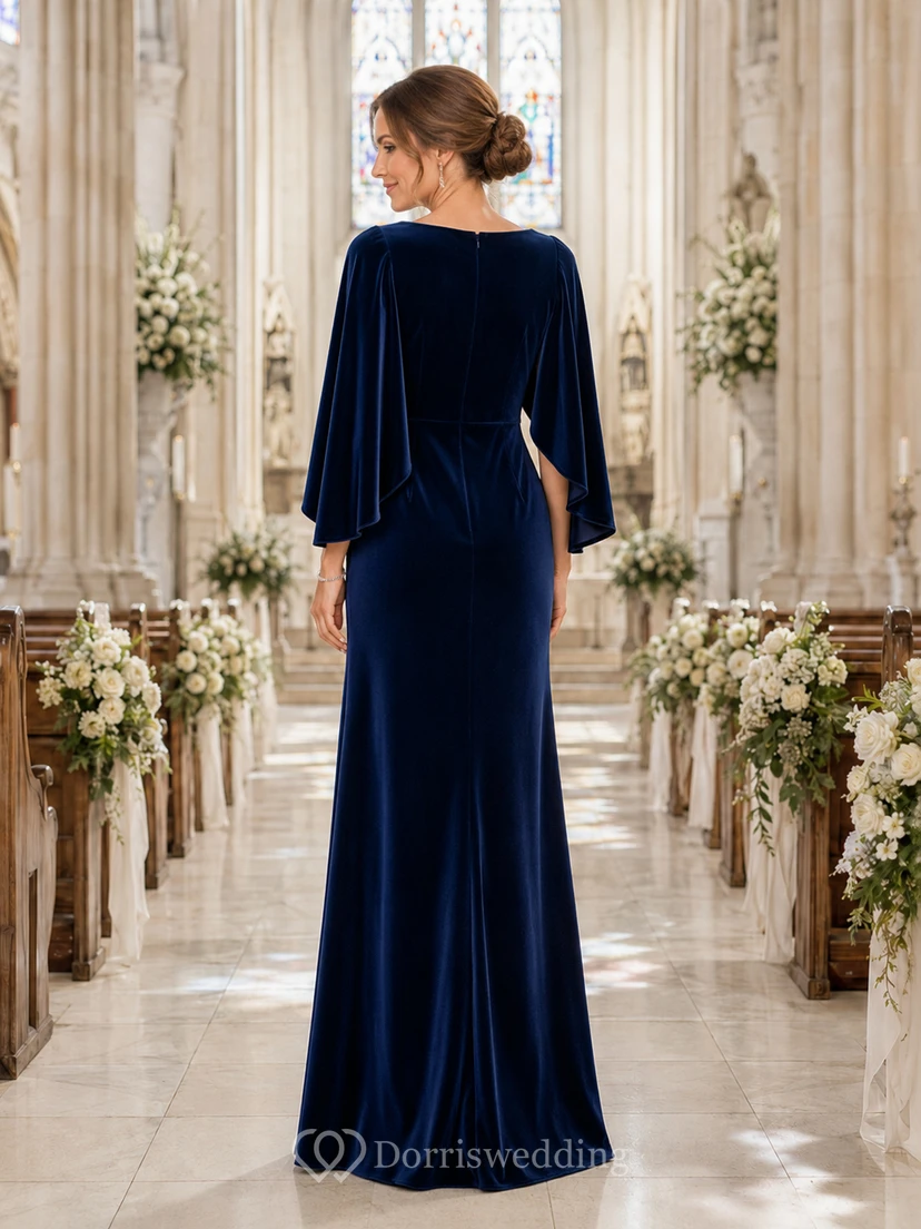 Robe fourreau courte en velours bleu marine foncé, style bateau, à la coupe cape. view 2