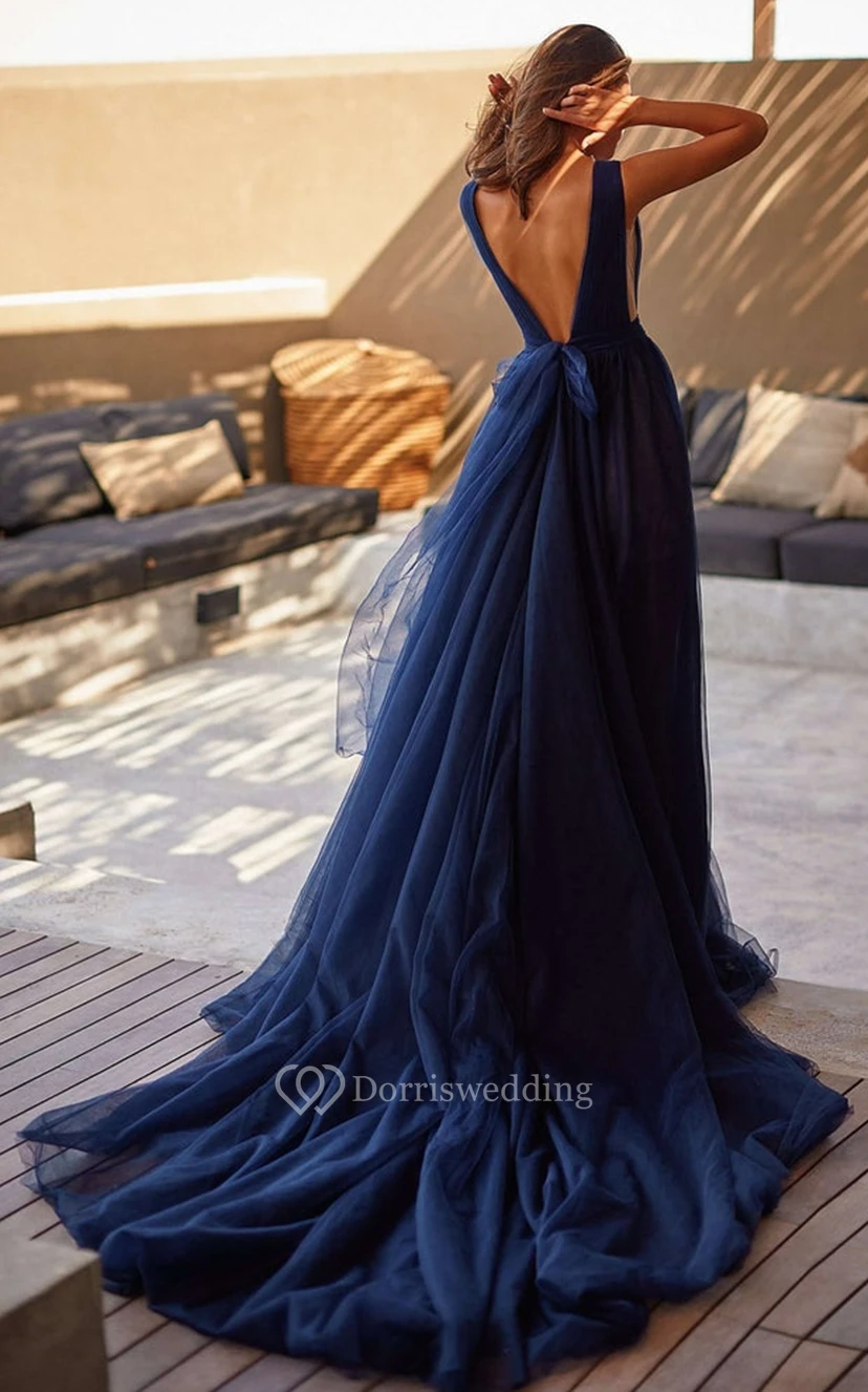 Schlichtes A-Linien-Abendkleid mit tiefem Ausschnitt und Schlitz vorne view 2