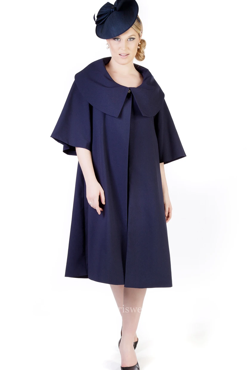 Bleistiftlanges, knielanges Kleid mit Rundhalsausschnitt, Applikationen an den T-Shirt-Ärmeln und Spitze – das perfekte Kleid für die Mutter der Braut view 3
