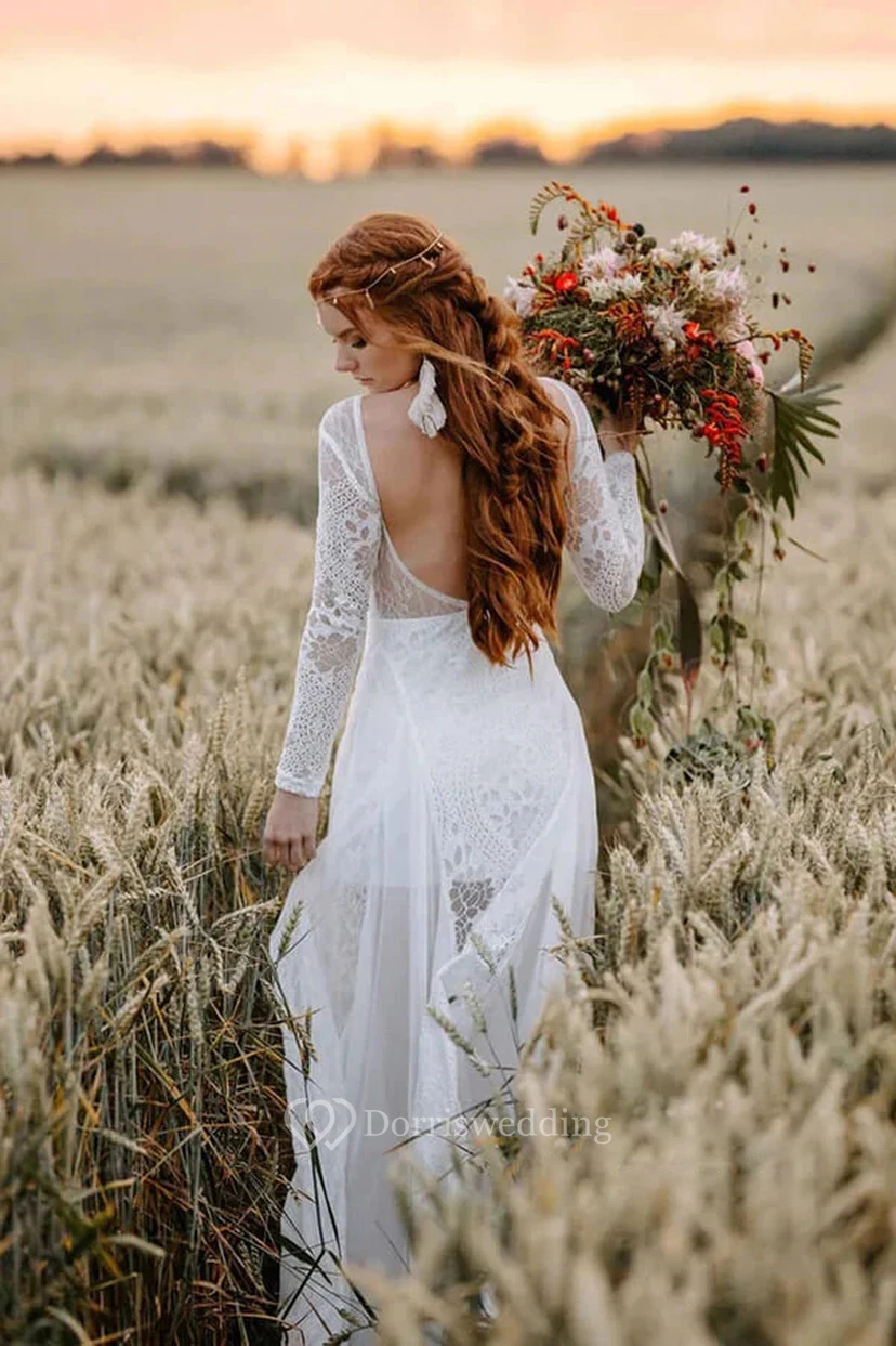 Robe de mariée bohème fourreau à manches longues et col rond en dentelle style champêtre view 3