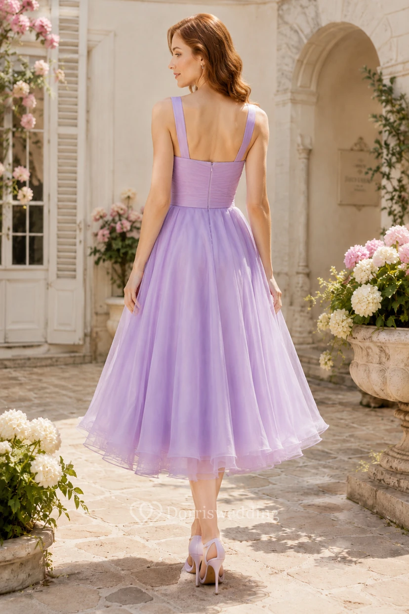 Robe de demoiselle d'honneur lavande en tulle, coupe trapèze, longueur thé, col carré, idéale pour les demoiselles d'honneur, les invitées de mariage et les soirées formelles. view 2