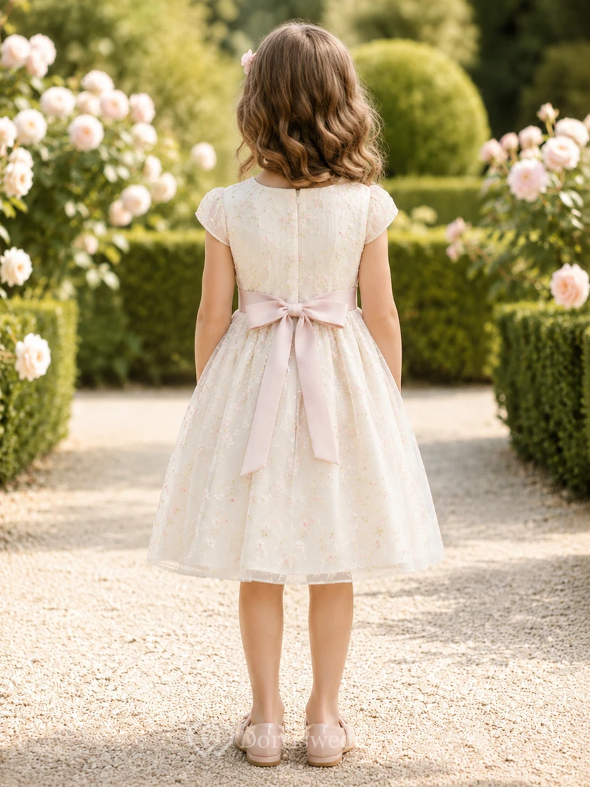 Robe de demoiselle d'honneur en coton imprimé ivoire, coupe trapèze, manches courtes et jupe arrivant au genou view 2