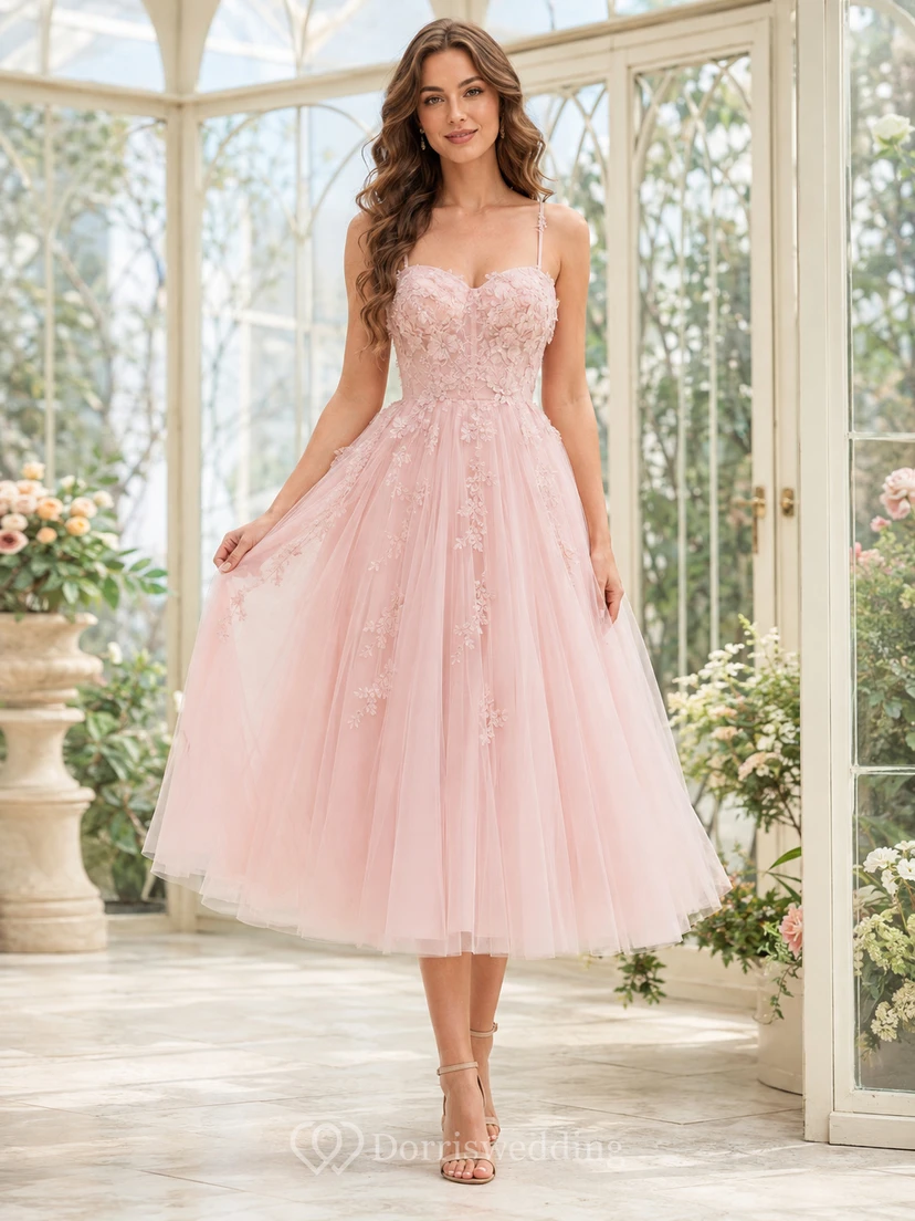 Robe de bal rose romantique à bretelles spaghetti et applications en tulle, coupe trapèze, longueur thé, ourlet en forme de cœur