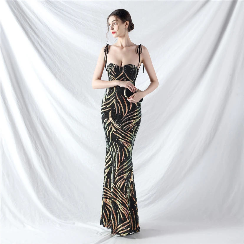 Vestido de noche con tirantes, top tipo tubo y lentejuelas apiladas encriptadas, con método de doble atado de cuerda. view 13