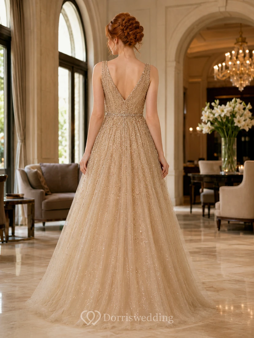 Champagnerfarbenes Charity-Ballkleid aus Spitze und Tüll mit V-Ausschnitt am Rücken view 2